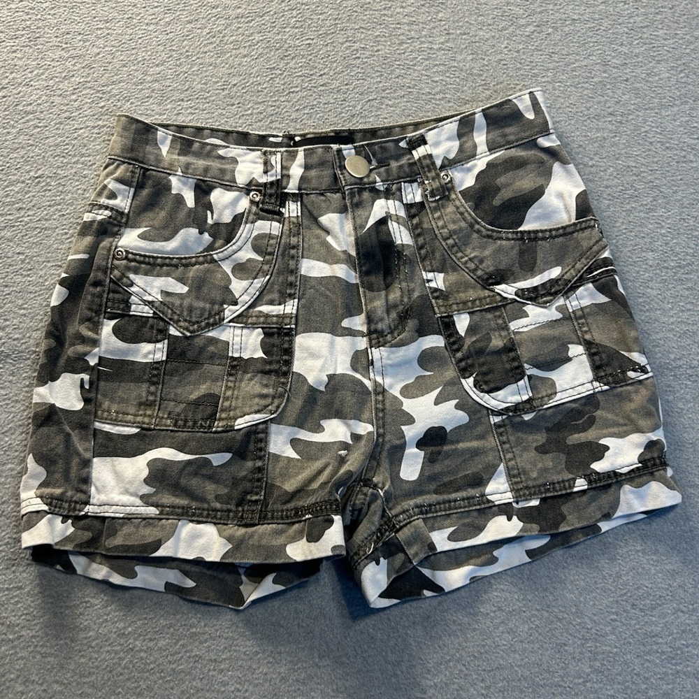 PrettyLittleThing Cargo Shorts Womens 8 Gray Camo High Rise Utility Streetwear